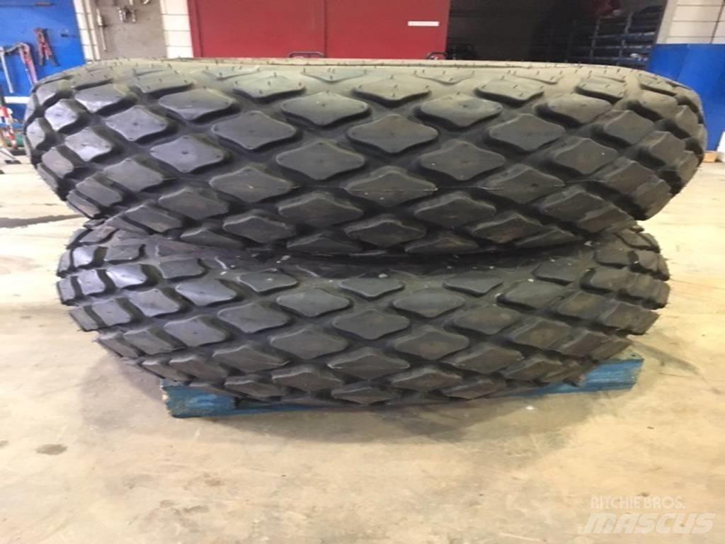 SWT 23.1 - 26 Tires, wheels and rims