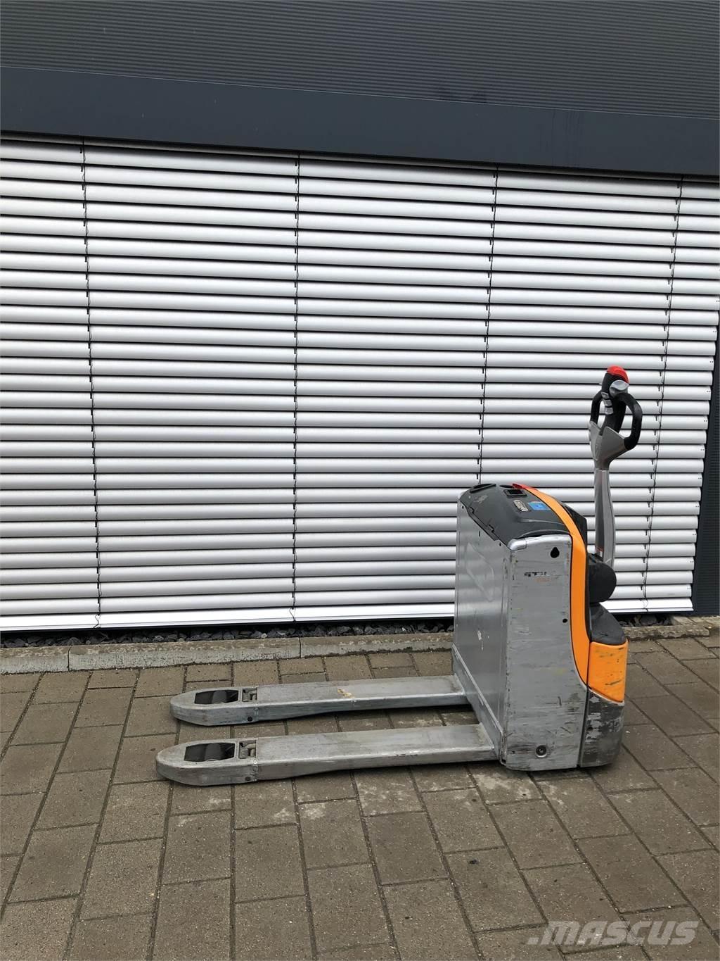 Still EXU16 Low lifter