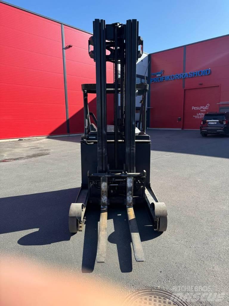 Linde R 25 Reach trucks