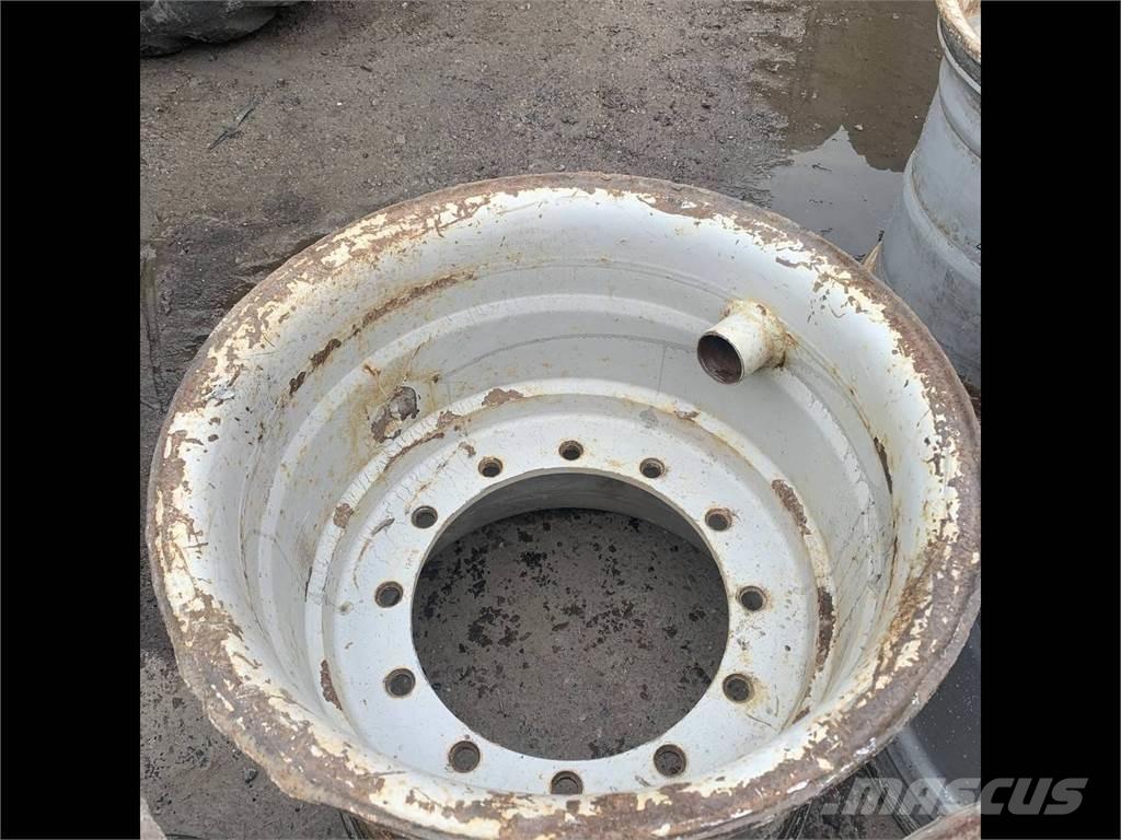 Gremo 1350 24x26,5 Tires, wheels and rims