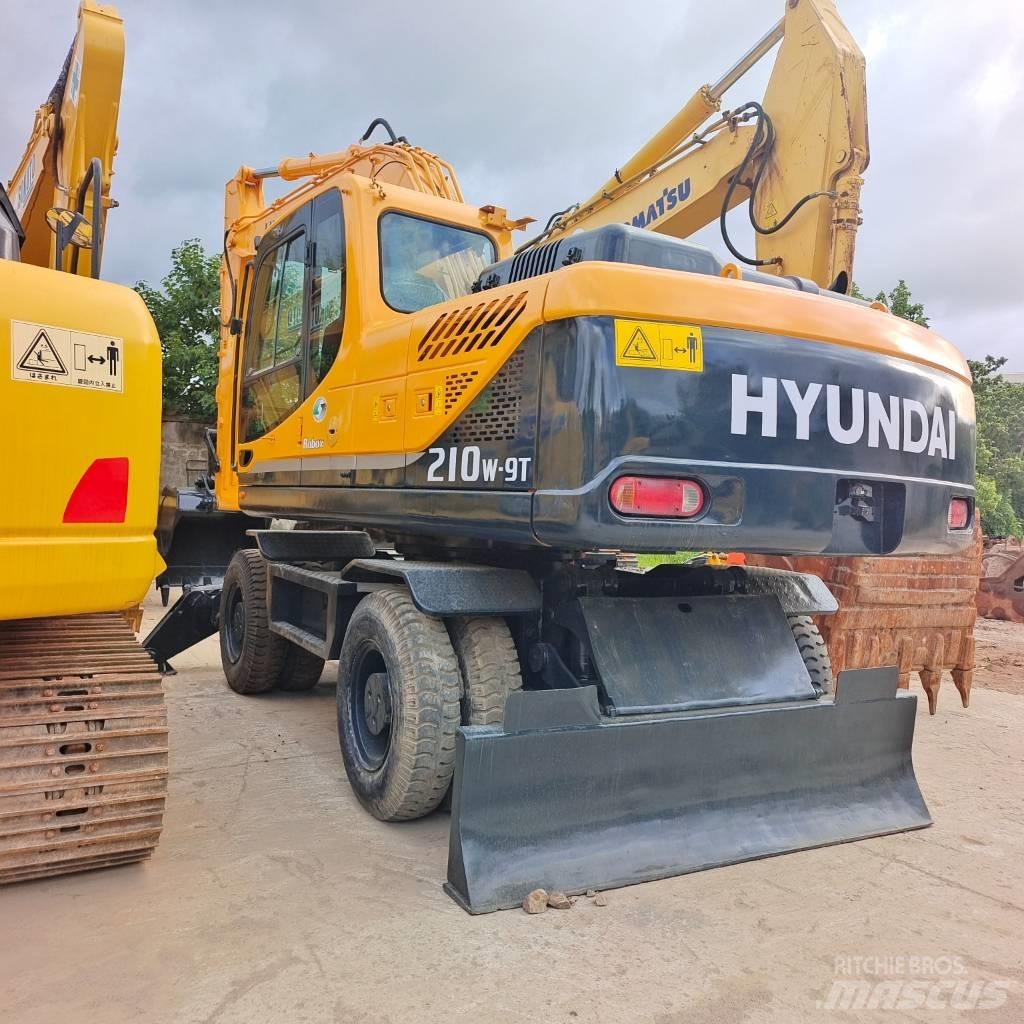 Hyundai 210W-9 Wheeled excavators