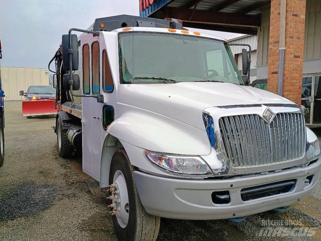 International 4600 Garbage Trucks / Recycling Trucks