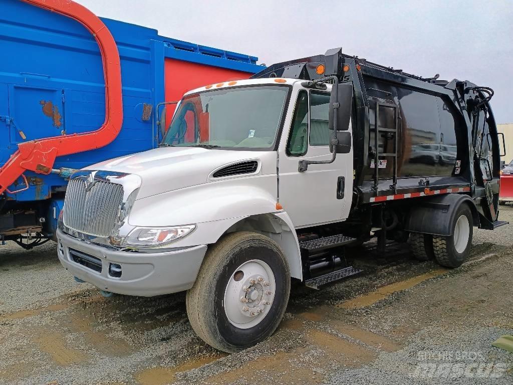 International 4600 Garbage Trucks / Recycling Trucks