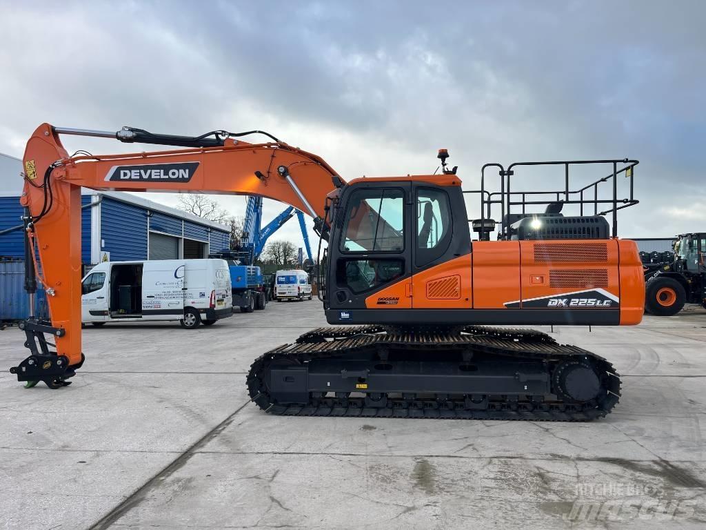 Develon DX 225 LC-7 Crawler Excavators