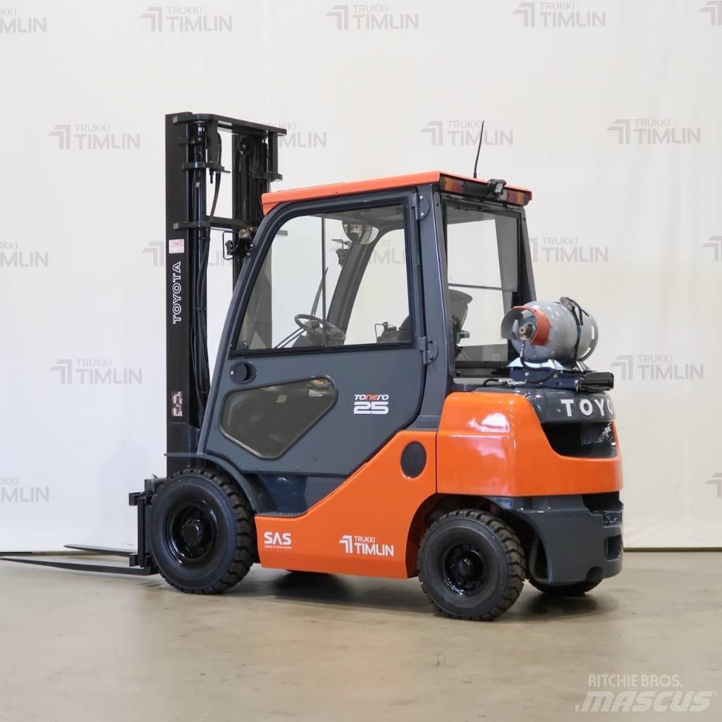 Toyota 02-8FGF25 LPG trucks