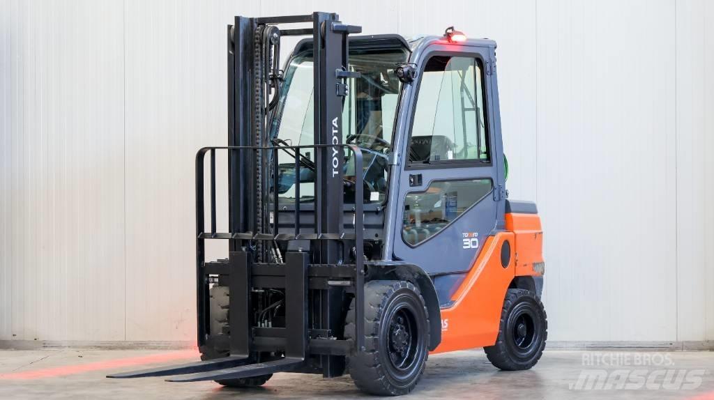 Toyota 02-8 FGF 30 LPG trucks