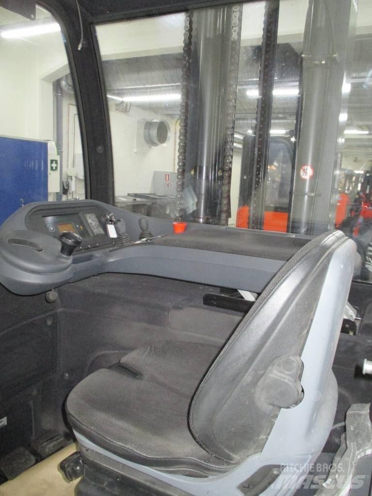 Linde R 20 Reach trucks