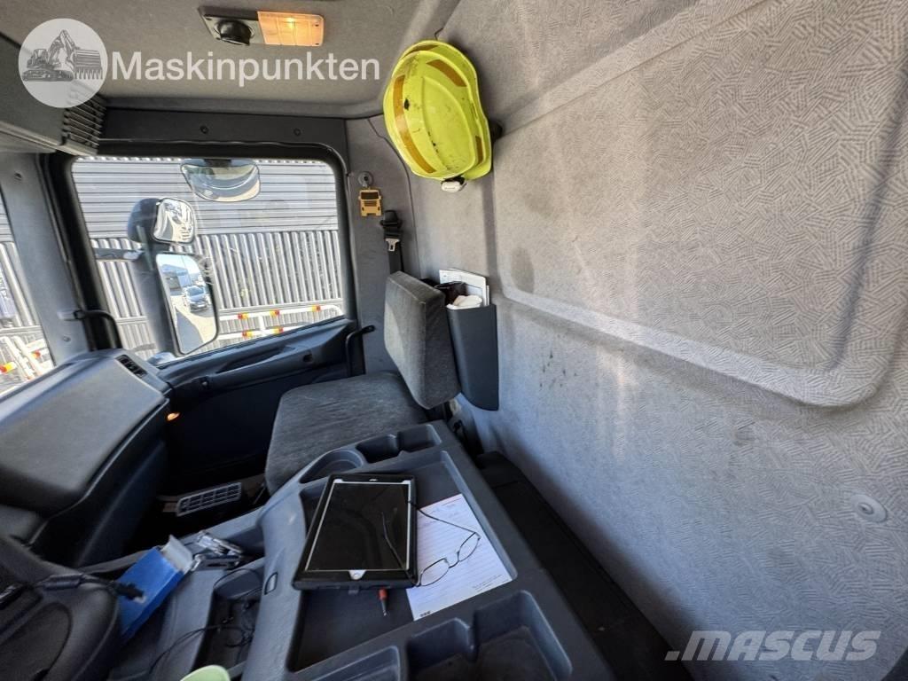 Scania P 94 D Tow Trucks / Wreckers