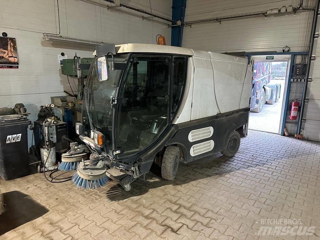  SWINGO 100 Sweepers