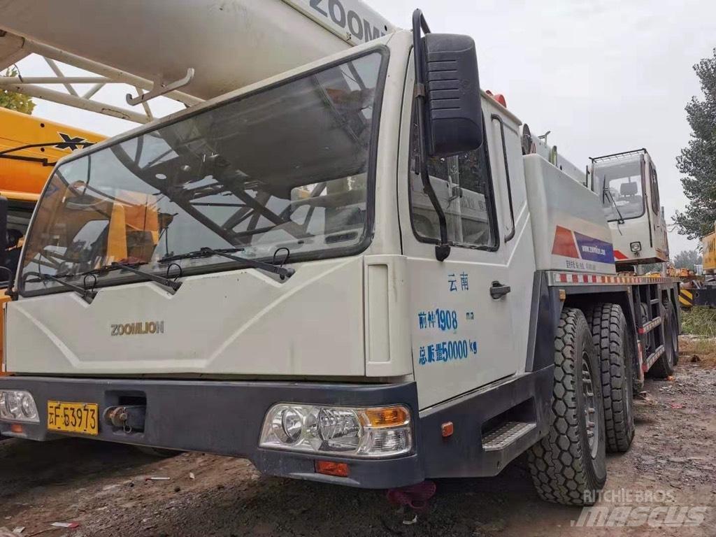 Zoomlion QY80V Mobile and all terrain cranes