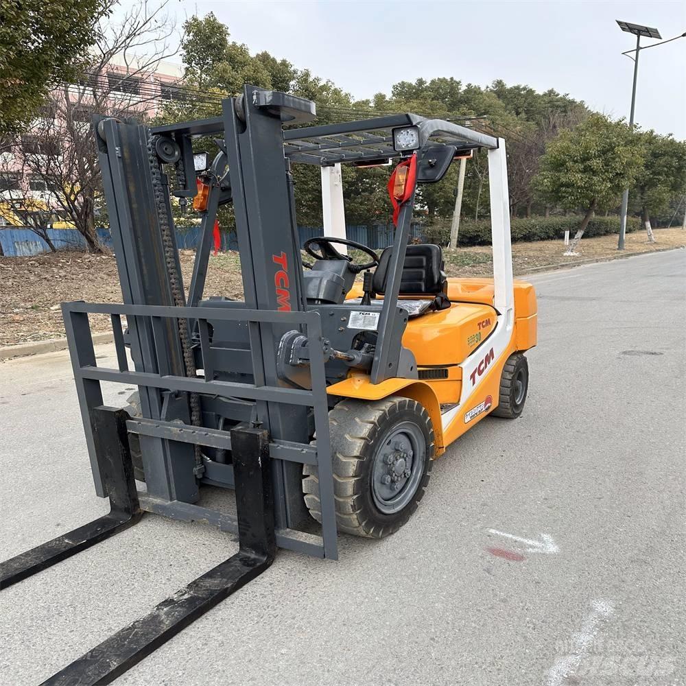 TCM FD30ZT Diesel Forklifts