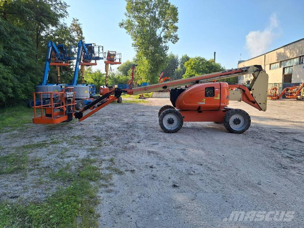 JLG 600AJ Articulated boom lifts