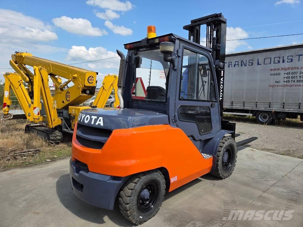 Toyota 40-8FD50N Diesel Forklifts