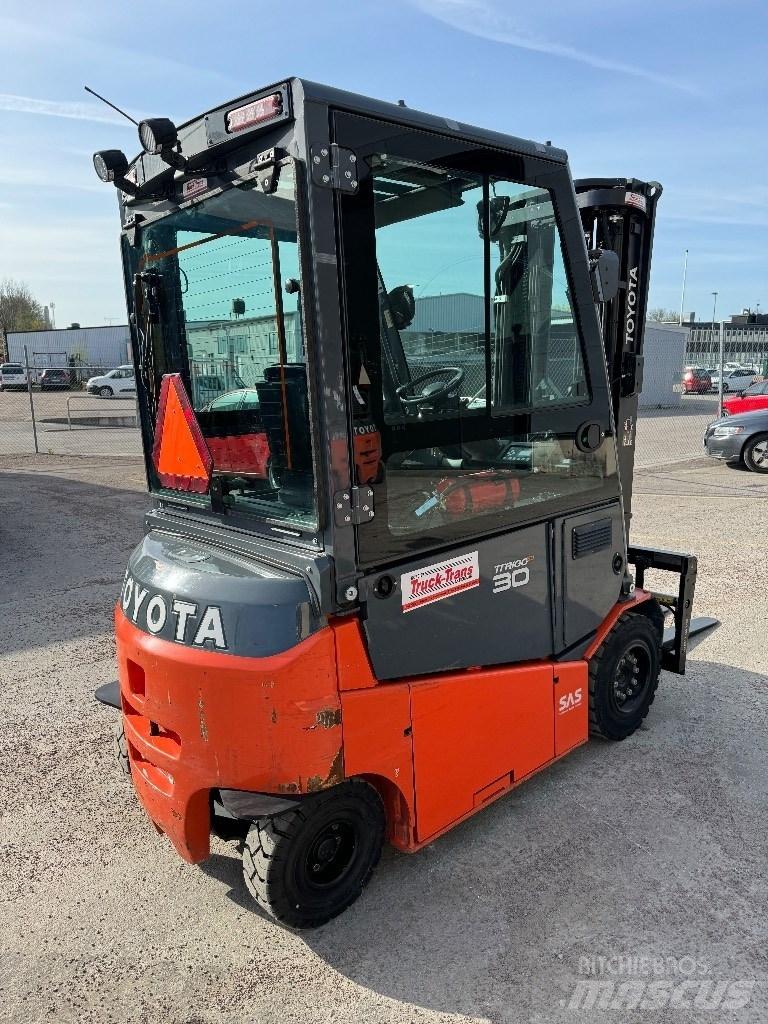 Toyota 8FBMKT30 Electric Forklifts
