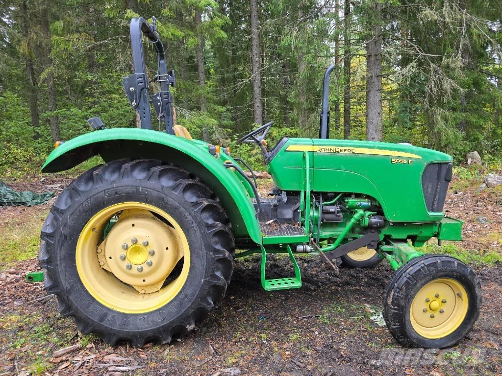 John Deere 5055 E Tractors