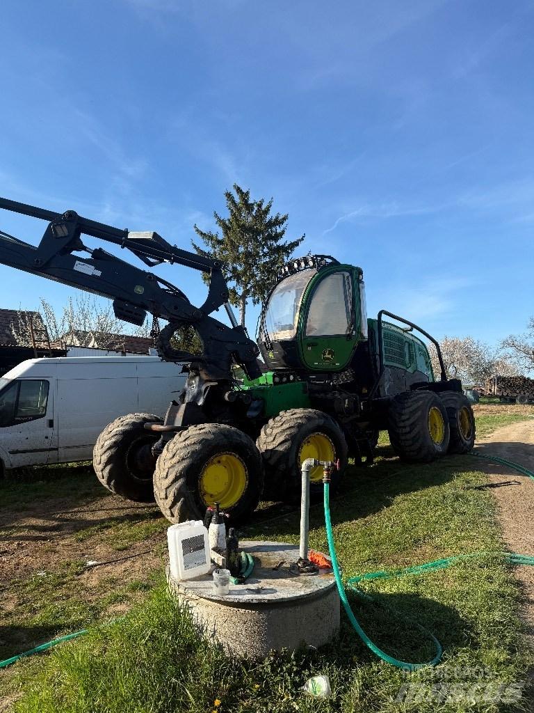 John Deere 1270 E Harvesters
