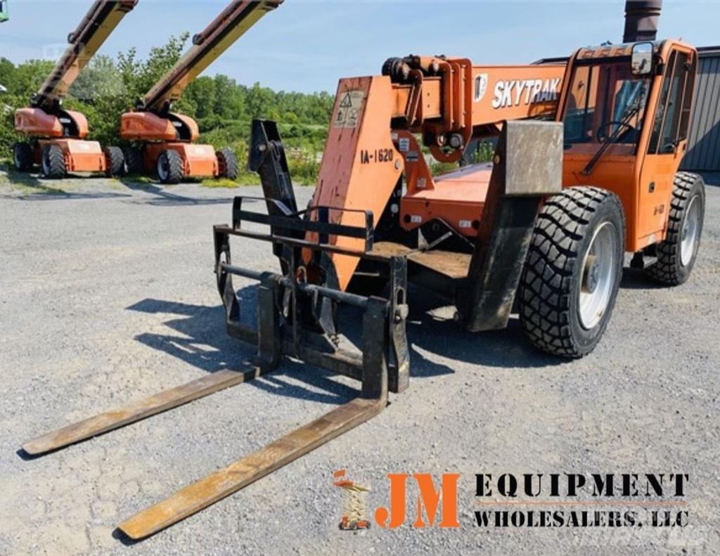 SkyTrak 10054 Telescopic Handlers