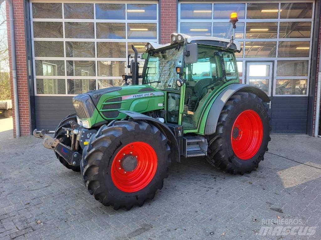 Fendt 211 Vario TMS Tractors