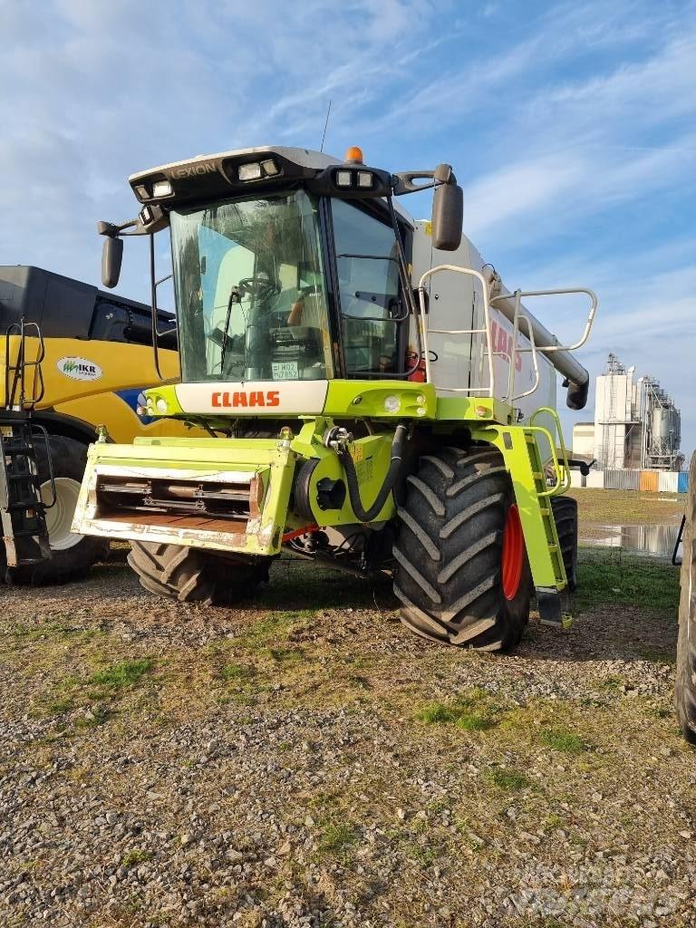 CLAAS Lexion 600 Combine Harvesters