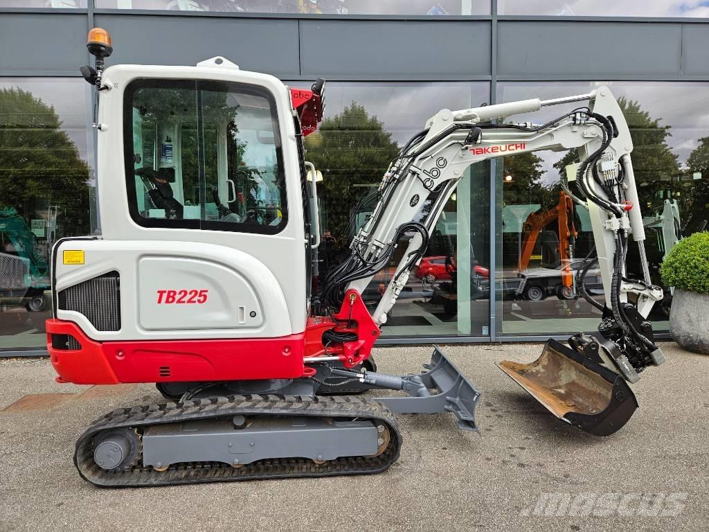 Takeuchi TB 225 Mini Excavators <7t (Mini Diggers)