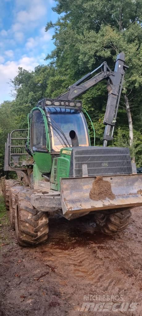 John Deere 1110 E Forwarders