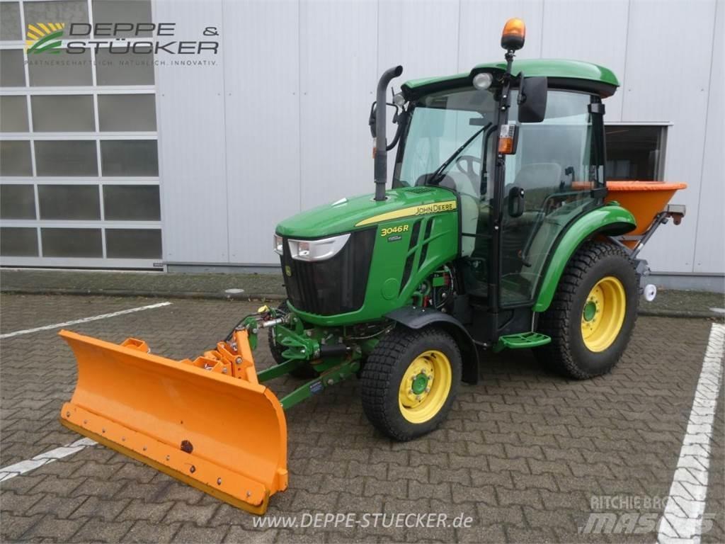 John Deere 3046R Compact tractors
