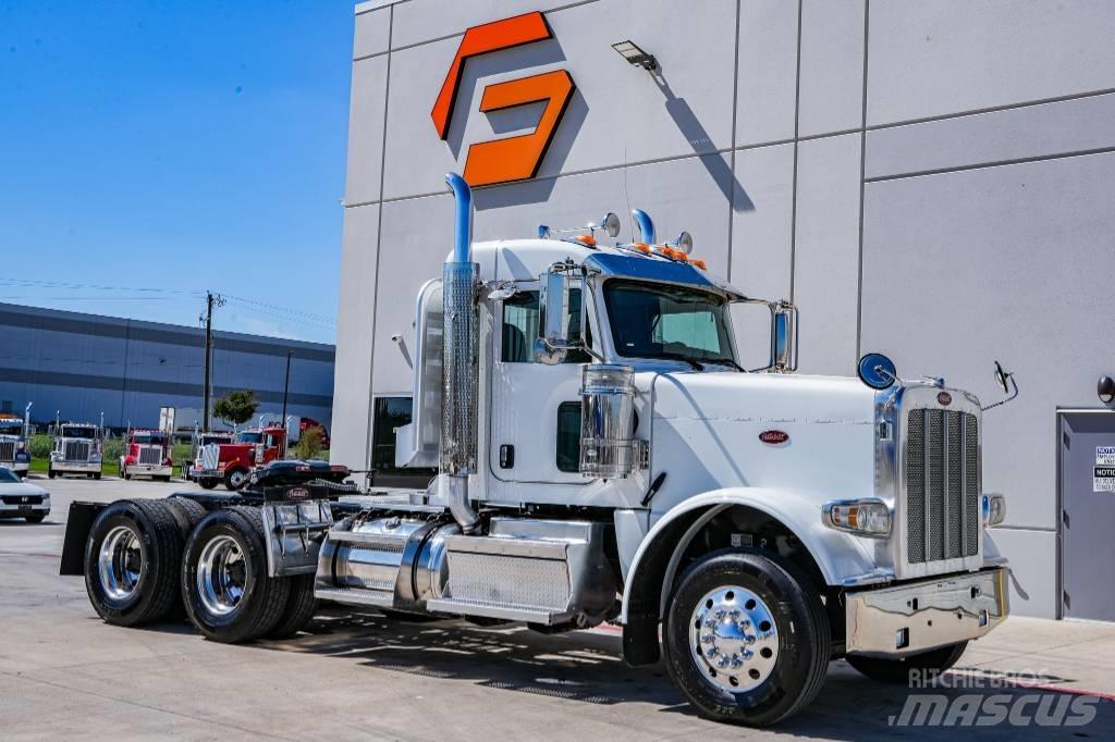 Peterbilt 389 Conventional Trucks / Tractor Trucks