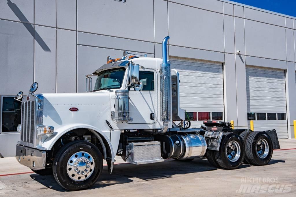 Peterbilt 389 Conventional Trucks / Tractor Trucks