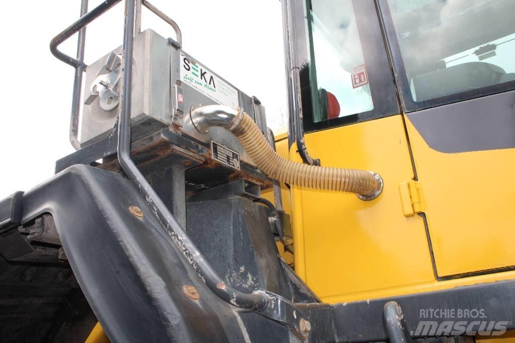 Komatsu WA 470-7 Wheel Loaders