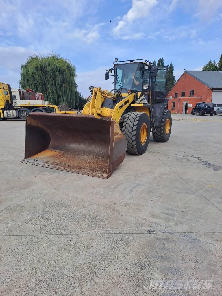 Komatsu WA 320-6 Wheel Loaders