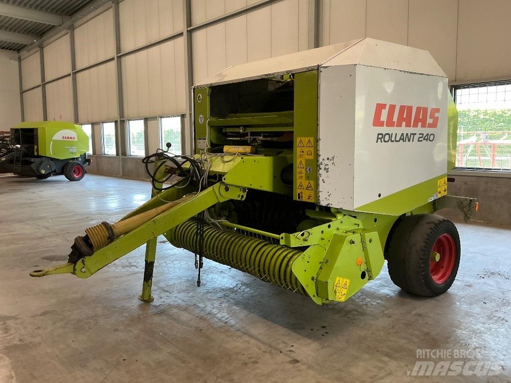 CLAAS Rollant 240 Round Balers