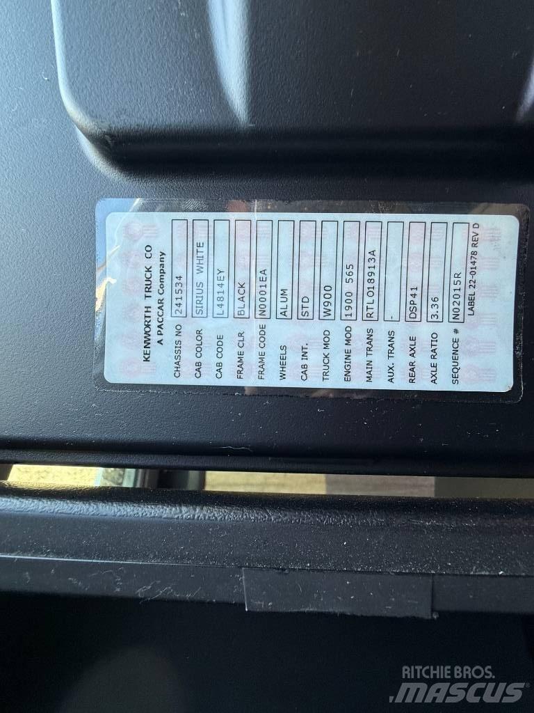 Kenworth W 900 Conventional Trucks / Tractor Trucks