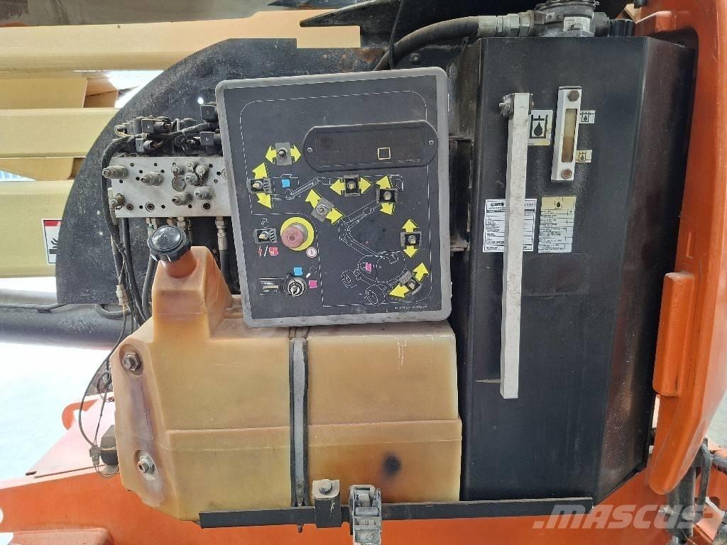 JLG 450 AJ Compact self-propelled boom lifts