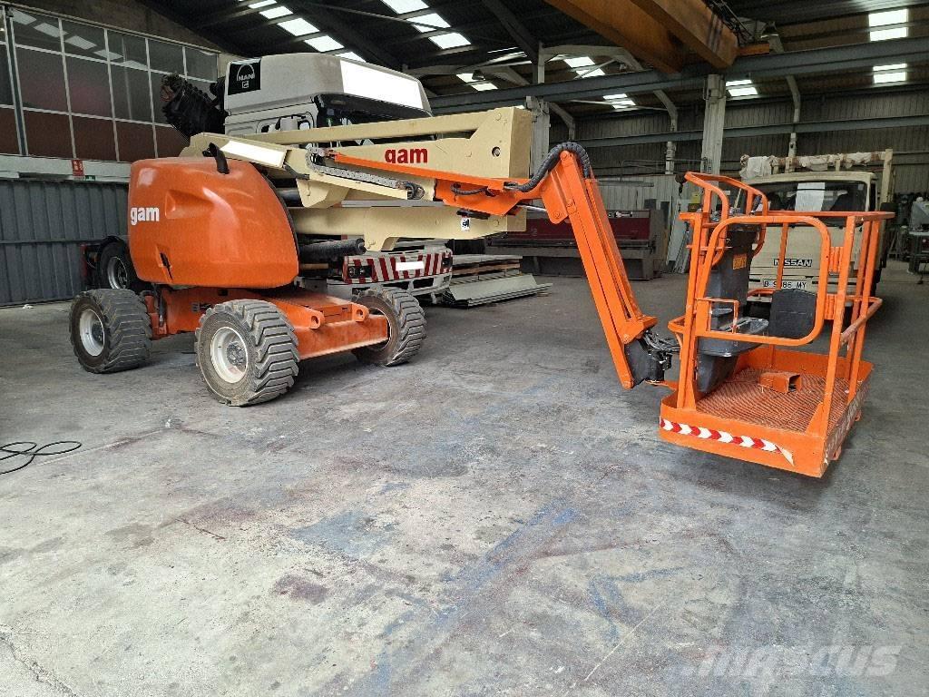 JLG 450 AJ Compact self-propelled boom lifts