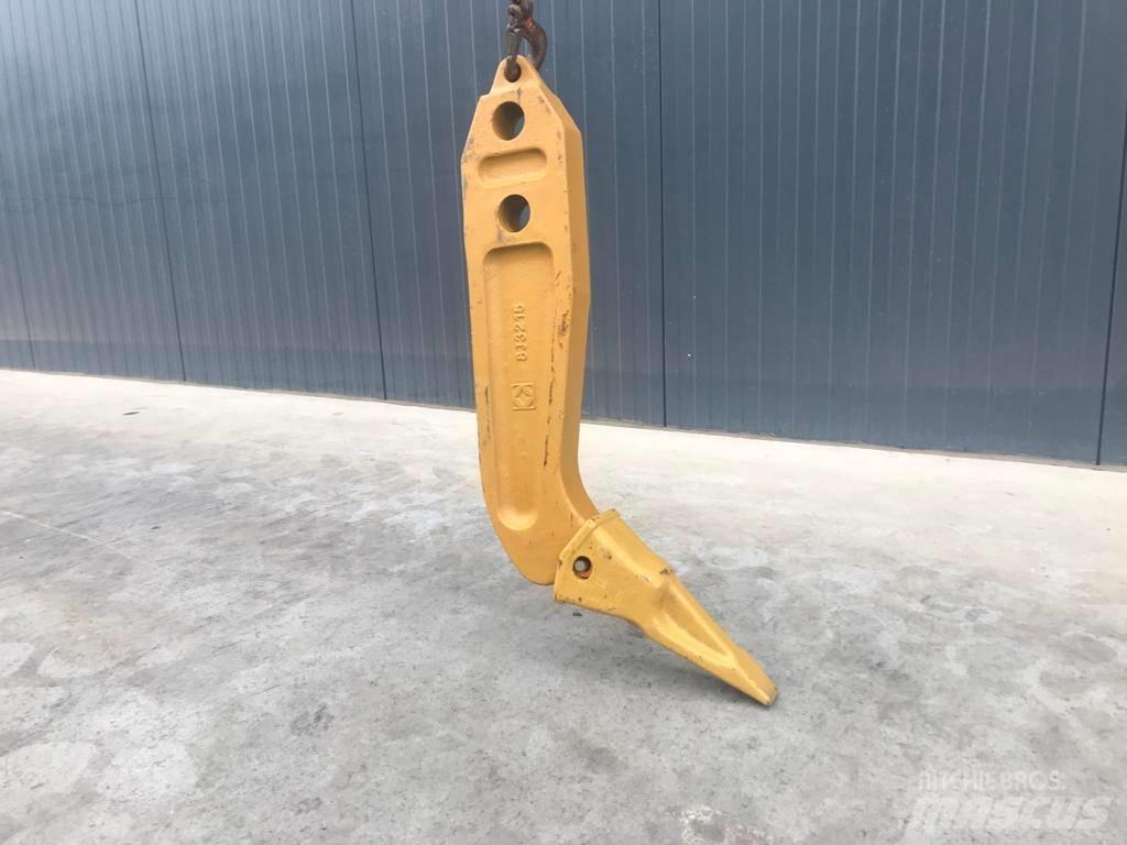 Komatsu D65 Shank Rippers