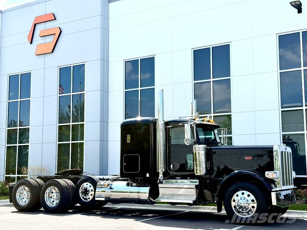 Peterbilt 389 Conventional Trucks / Tractor Trucks