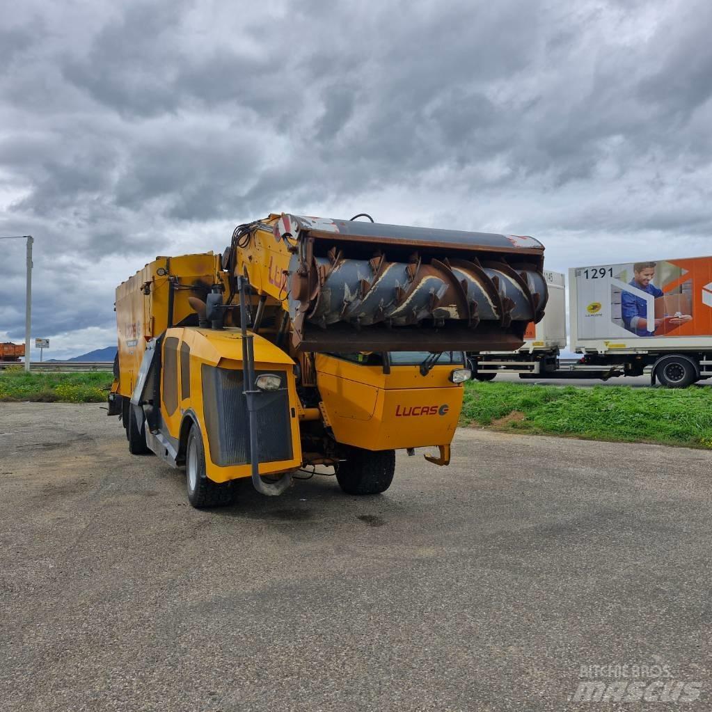 Lucas Autospire G240 Mixer feeders