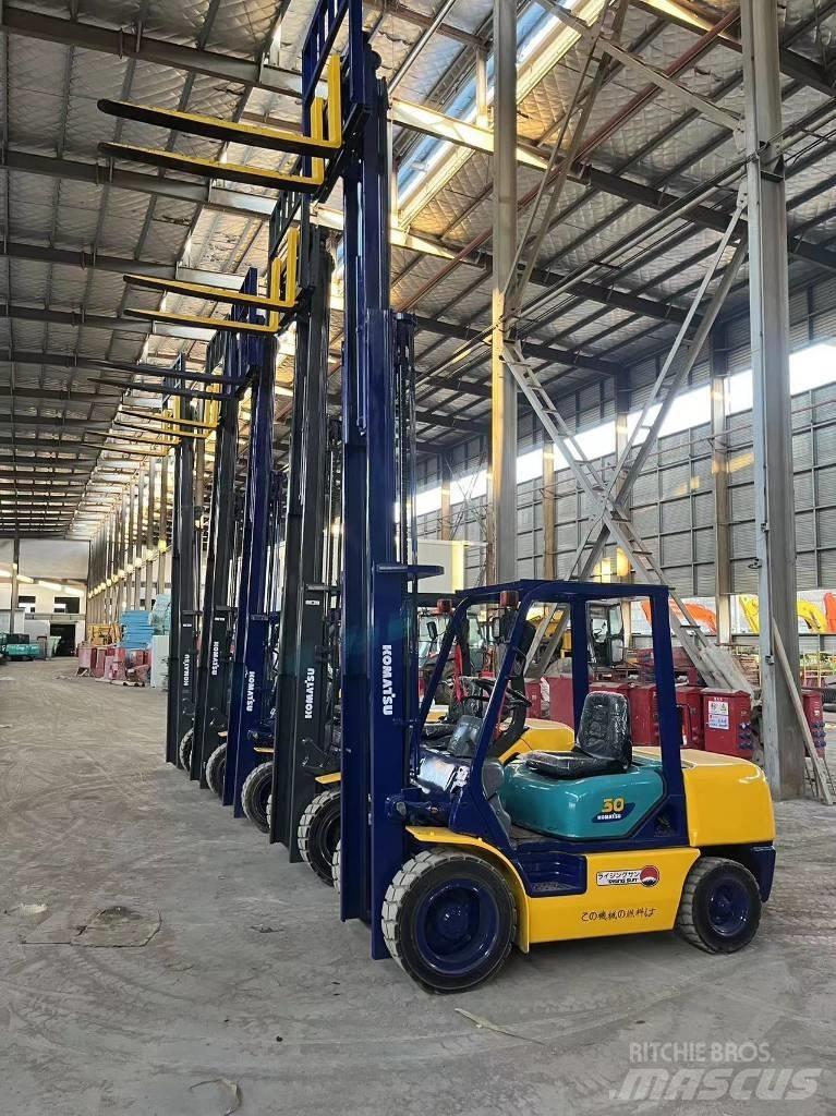Komatsu FD 30 T-17 Diesel Forklifts