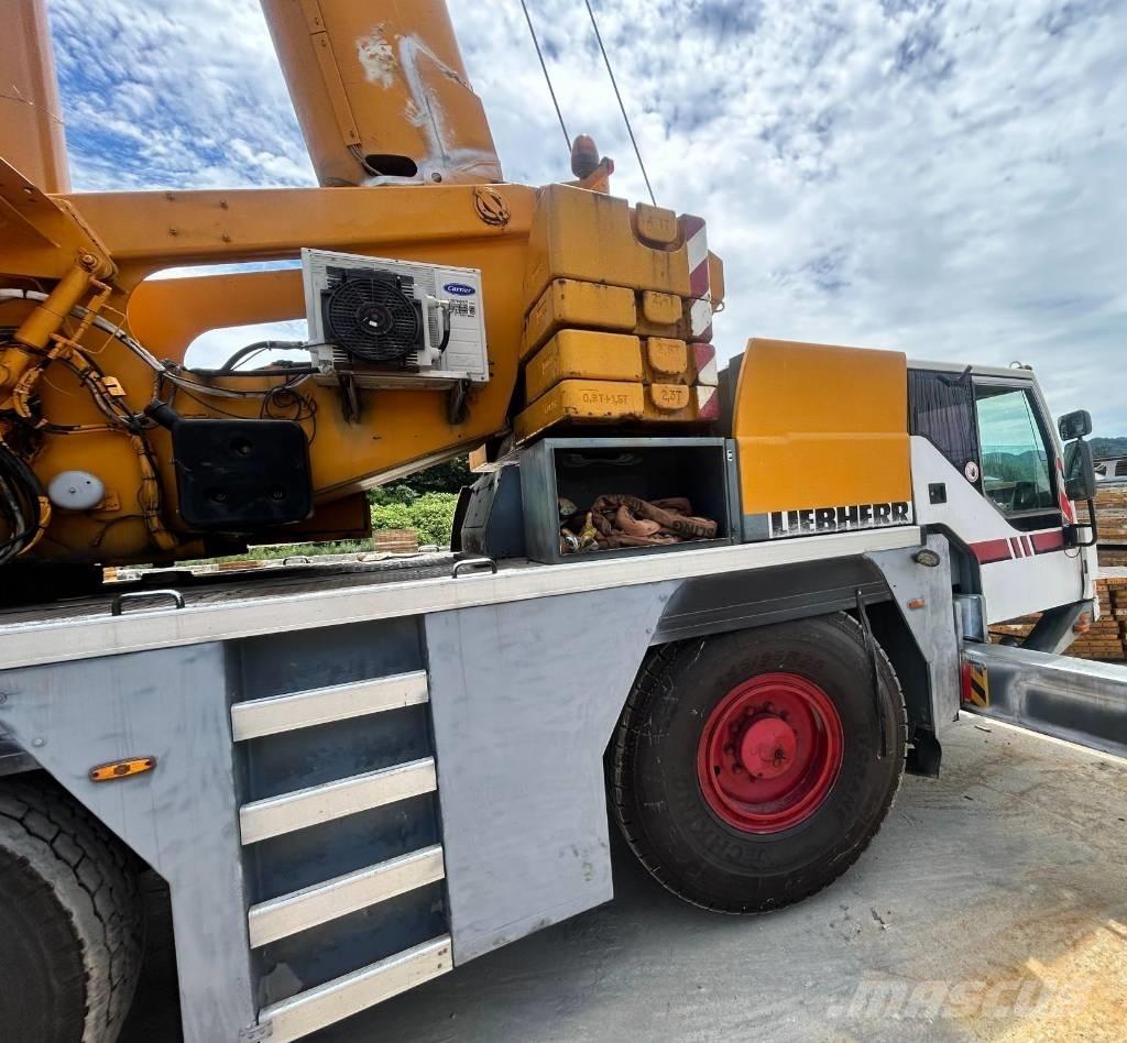 Liebherr LTM 1055 Mobile and all terrain cranes