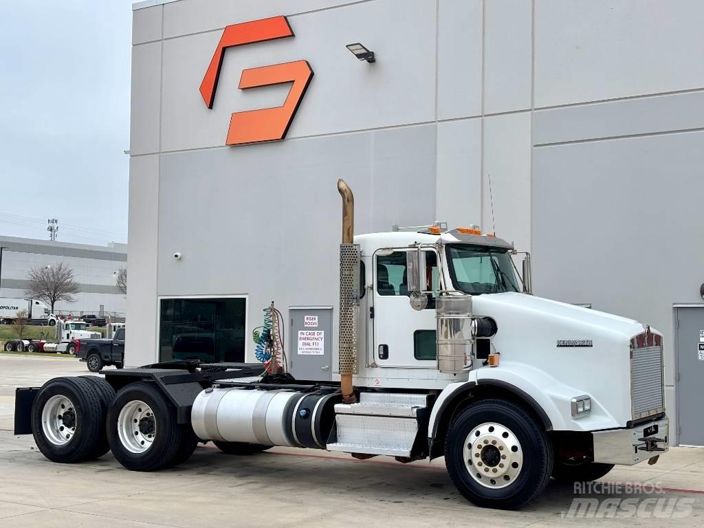 Kenworth T800 Conventional Trucks / Tractor Trucks