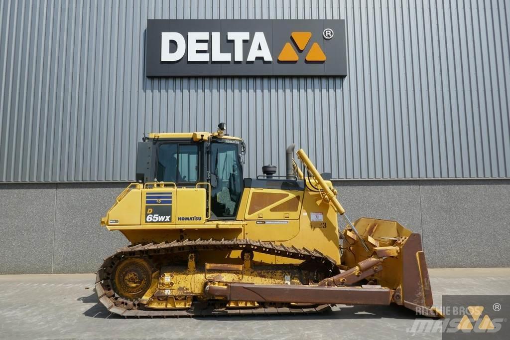 Komatsu D65WX-17 Crawler dozers
