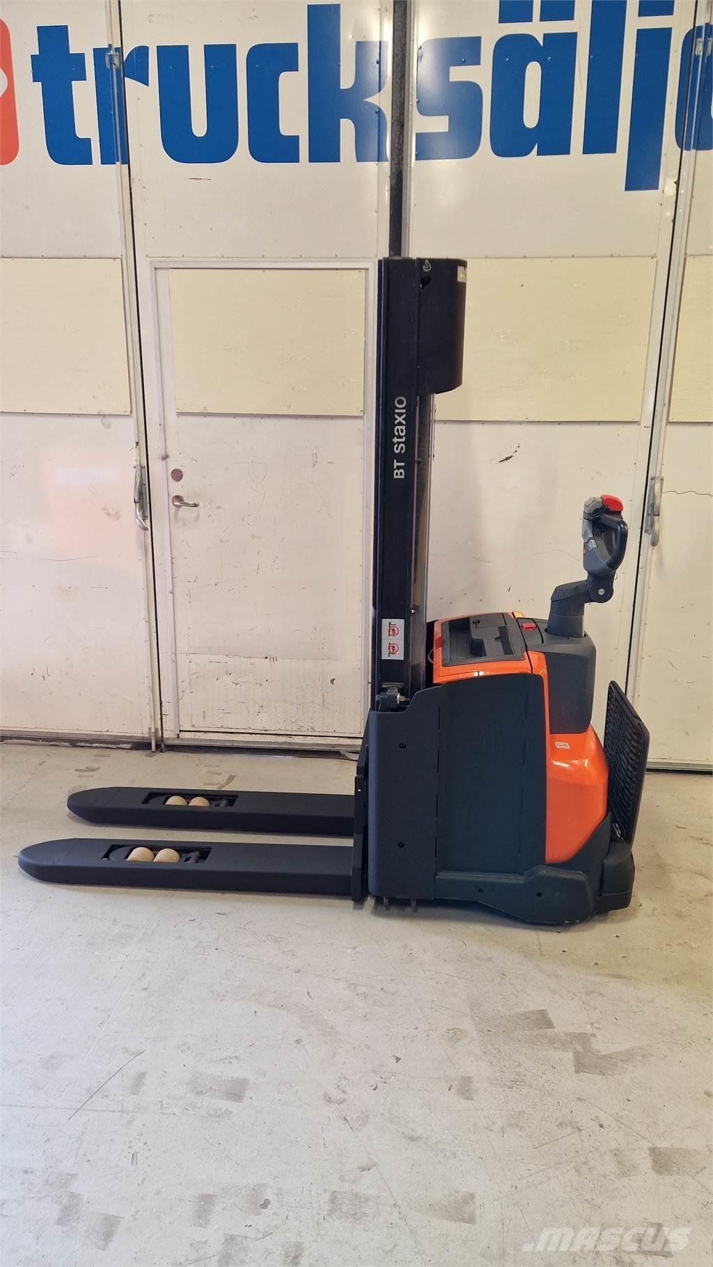 Toyota SWE140L Self Propelled Stackers