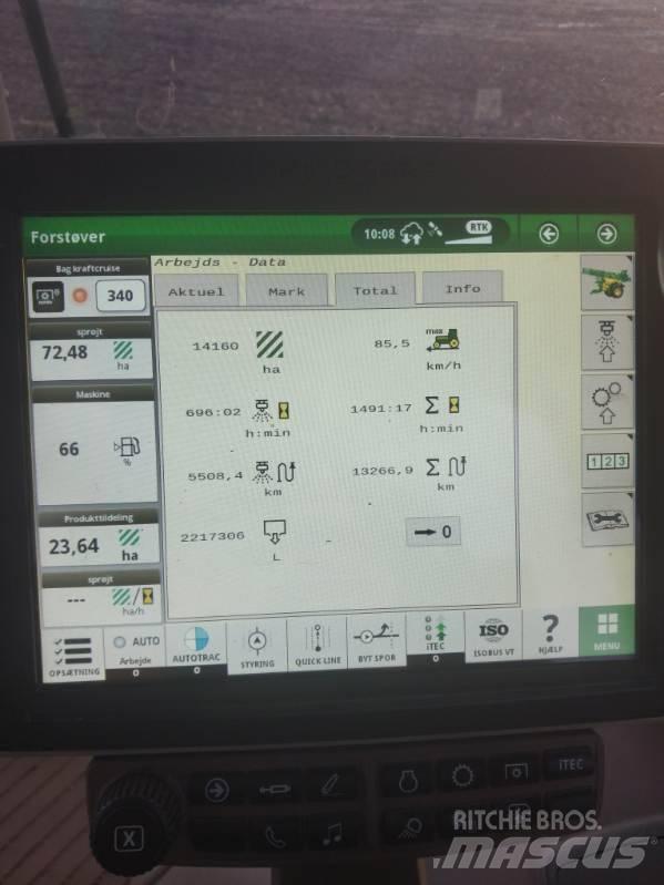 John Deere M952 Trailed sprayers