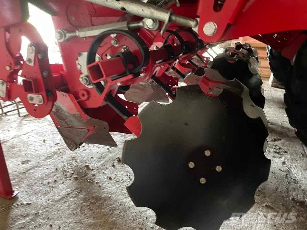 Grimme GL 420 Potato Planters