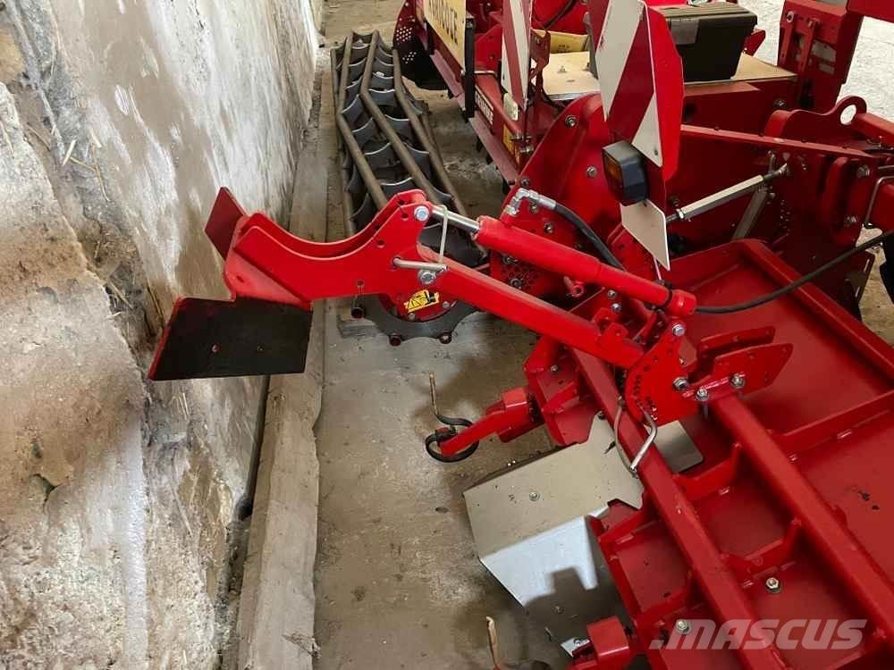 Grimme GL 420 Potato Planters