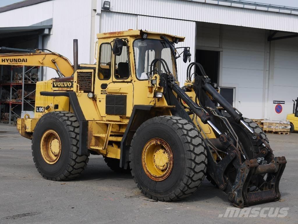 Volvo L 90 Wheel Loaders