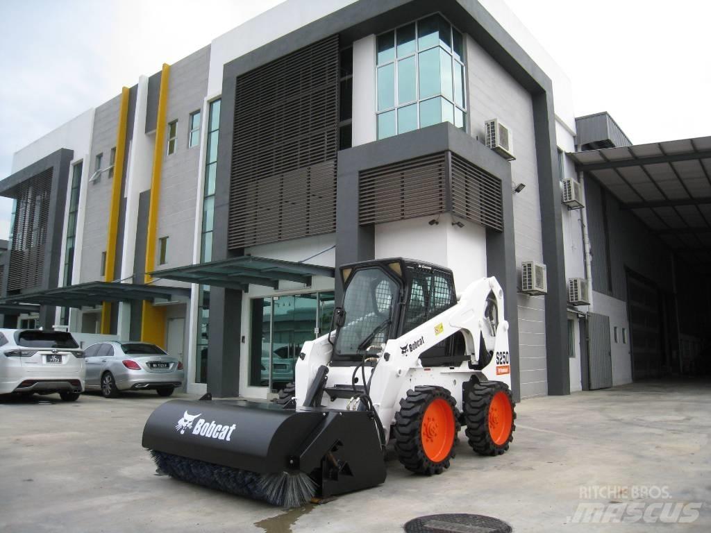 Bobcat S 250 Skid steer loaders