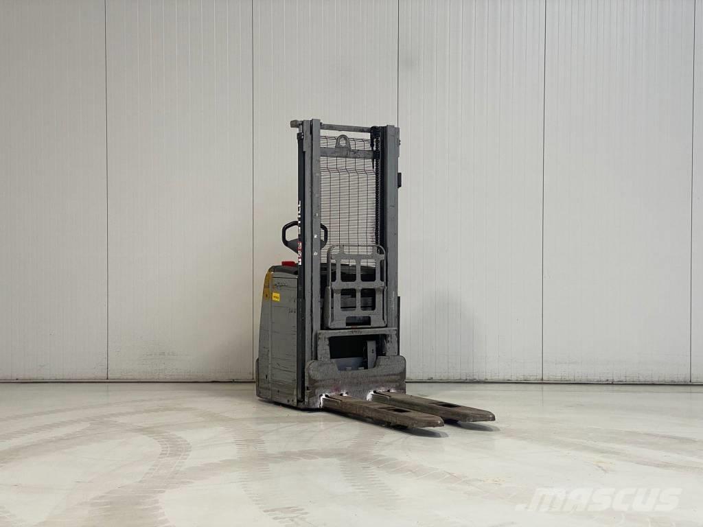 Still EXV16 Pedestrian stacker