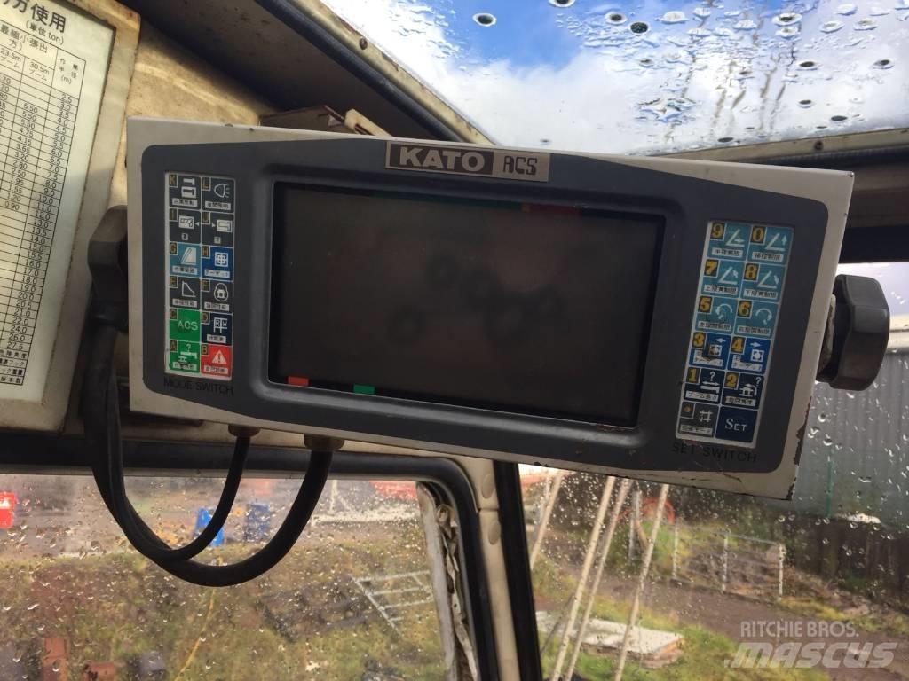 Kato KR30H Mobile and all terrain cranes