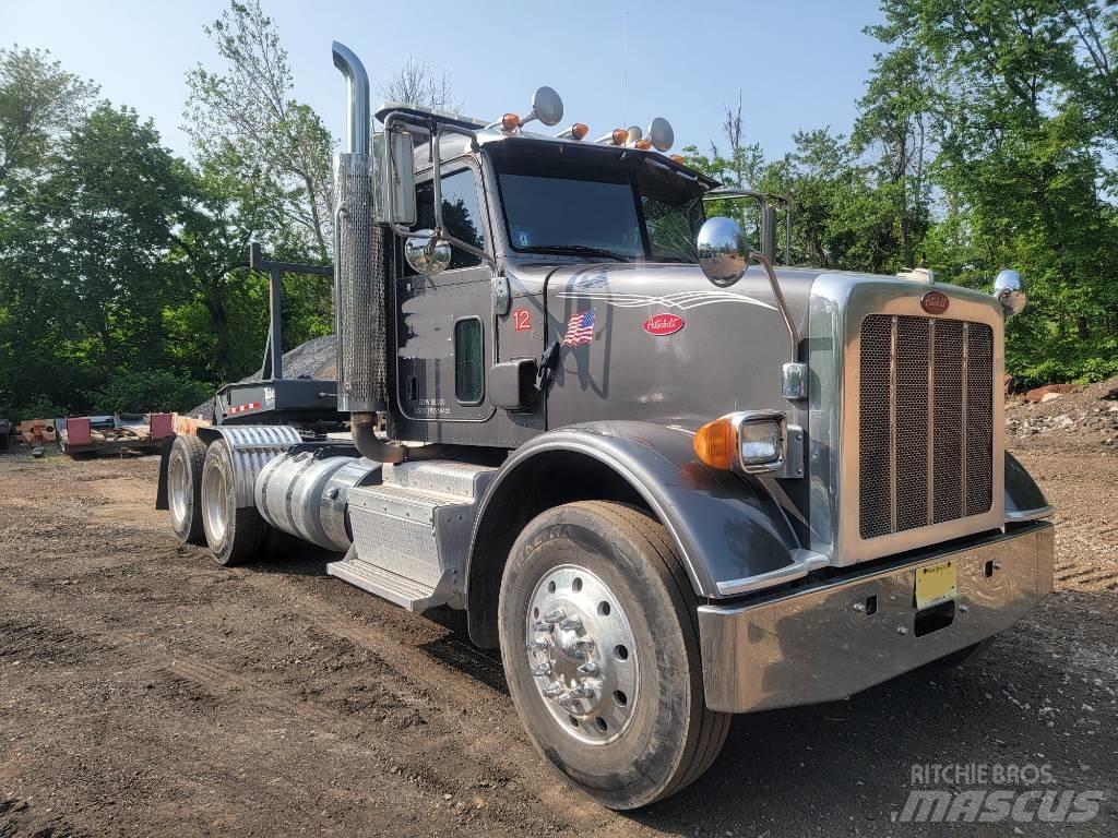 Peterbilt 365 Conventional Trucks / Tractor Trucks